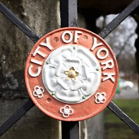 Apartament 4 Chapel Stylish 2-bed Flat Near Centre Pass The Keys *