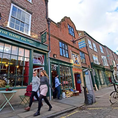 4 Chapel Stylish 2-bed Flat Near Centre Pass The Keys York