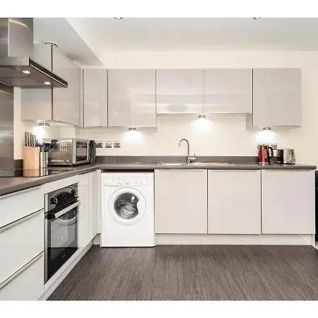 Daire 4 Chapel Stylish 2-bed Flat Near Centre Pass The Keys *