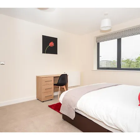 Апартаменты 4 Chapel Stylish 2-bed Flat Near Centre Pass The Keys