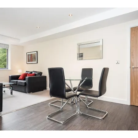 Апартаменты 4 Chapel Stylish 2-bed Flat Near Centre Pass The Keys *