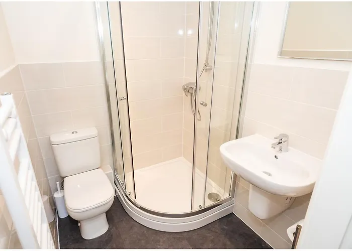 4 Chapel Stylish 2-bed Flat Near Centre Pass The Keys Апартаменты