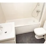 4 Chapel Stylish 2-bed Flat Near Centre Pass The Keys Apartment