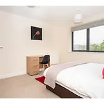 Apartment 4 Chapel Stylish 2-bed Flat Near Centre Pass The Keys