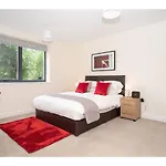 4 Chapel Stylish 2-bed Flat Near Centre Pass The Keys Apartment *